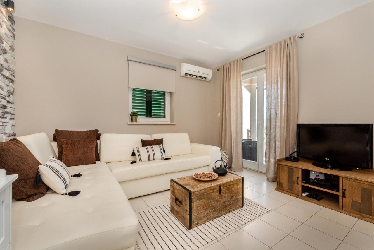 Apartment Cami -Stylish Apartment With A Beautiful Seaview Rabac Eksteriør billede